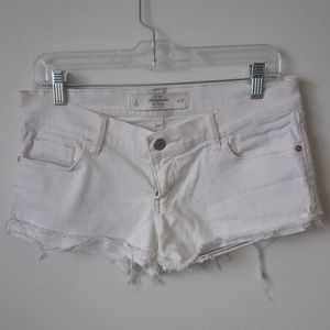 ☂️Abercrombie and Fitch white shorts